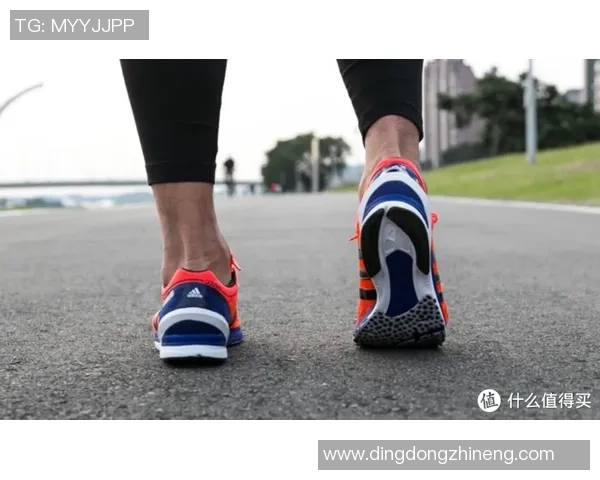 跑鞋足球的完美结合如何提升运动表现与比赛体验